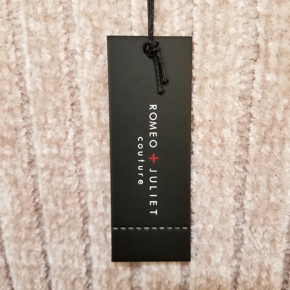 Romeo & Juliet Couture Sweater Size Small - Picture 2 of 11